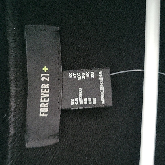 Elegant Black Women's Cardigan - Picture 2 of 8